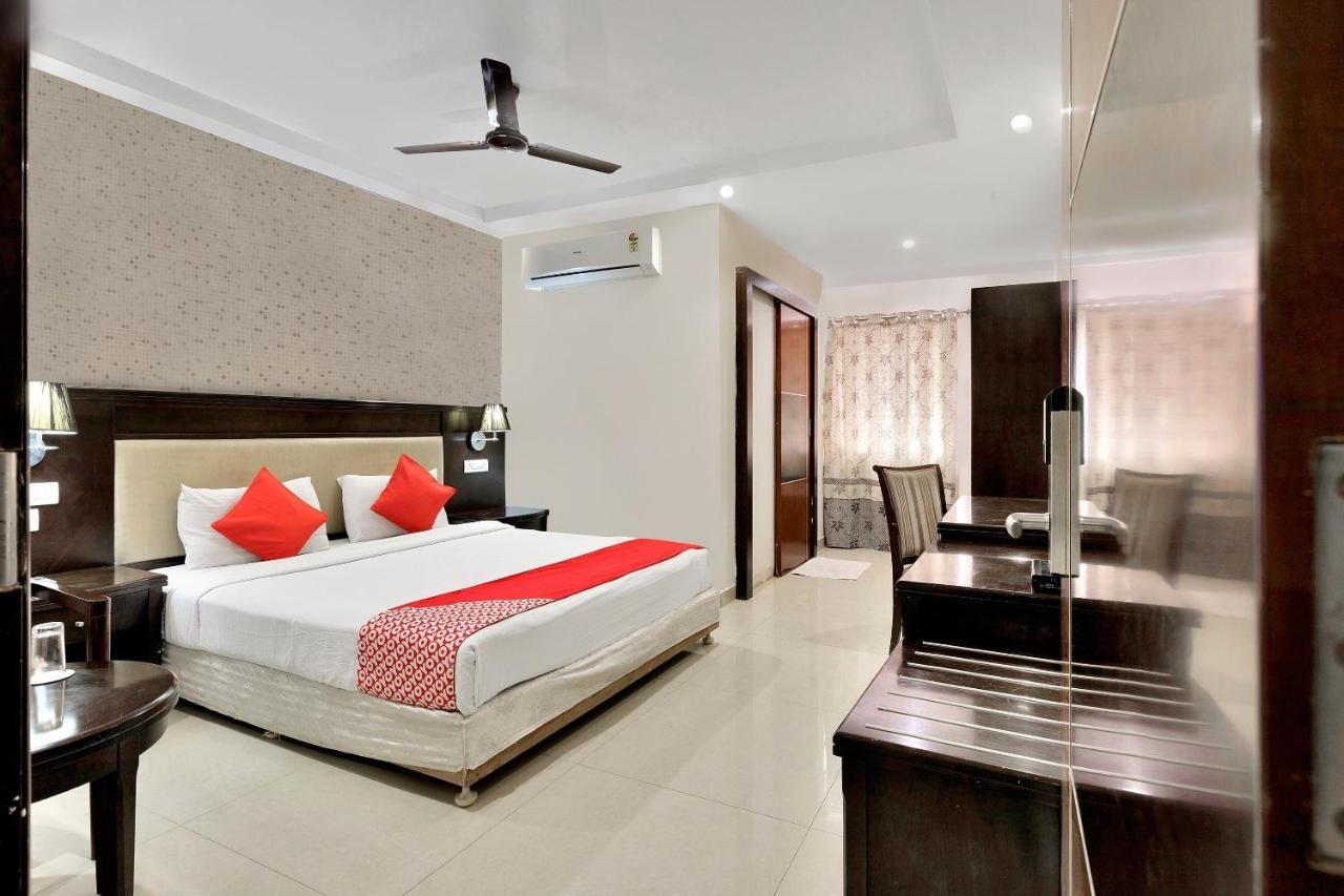 Capital O Rudra Grand Near Kondapur X Road Hotel Exterior photo