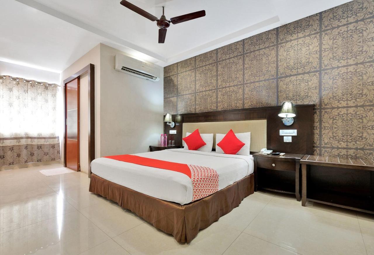 Capital O Rudra Grand Near Kondapur X Road Hotel Exterior photo