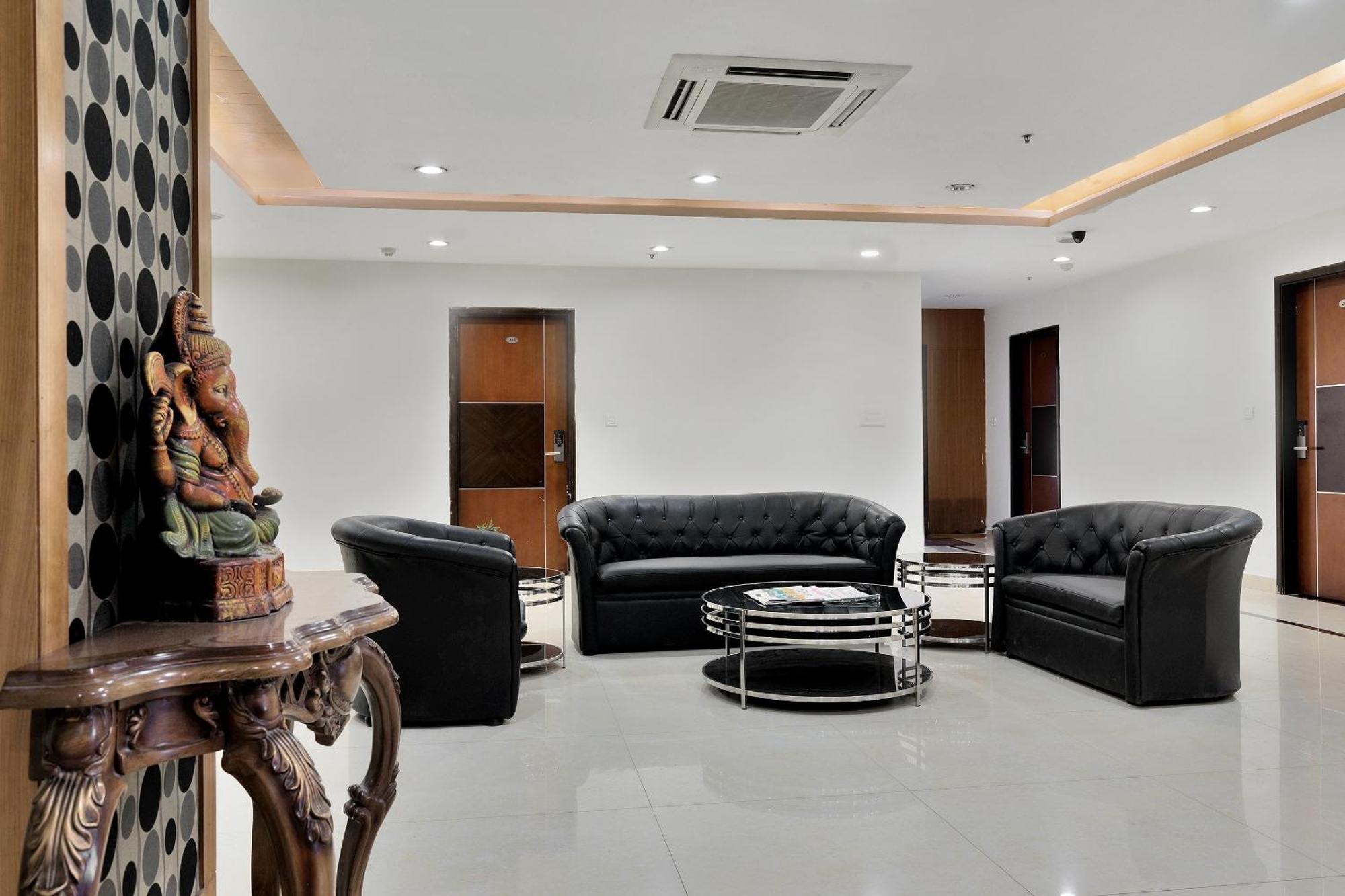 Capital O Rudra Grand Near Kondapur X Road Hotel Exterior photo