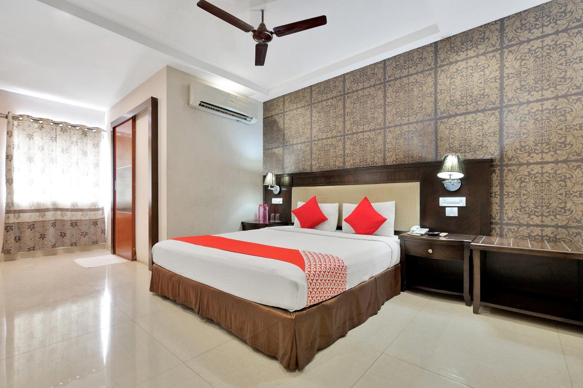 Capital O Rudra Grand Near Kondapur X Road Hotel Exterior photo